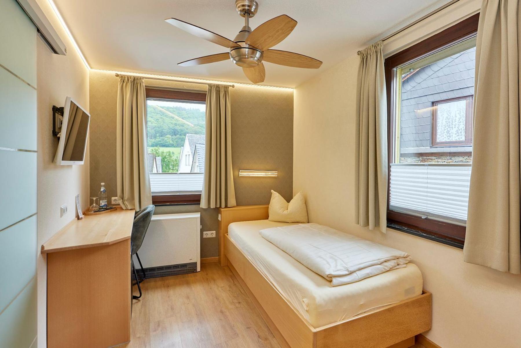 Hotel-Restaurant Ehses Zeltingen-Rachtig Dış mekan fotoğraf